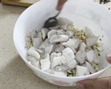 Foto del paso 3 de la receta: Ensaladilla de merluza con patatas paja