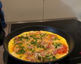 Pas rețetă Omletă cu roșii, mozzarella, salam, cașcaval și pătrunjel 5 fotografie