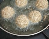 A picture of step 4 of Sweet potato sesame balls.