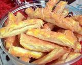 Foto langkah ke 3 dari resep Cheese stik puff pastry😘🍟.