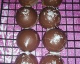 A picture of step 3 of Caramel Truffles.