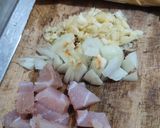 Foto langkah ke 2 dari resep Fetucini Spicy Tuna Aglio Olio.