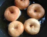 Foto langkah ke 3 dari resep Donat Maizena.