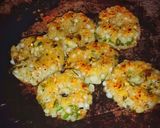 A picture of step 4 of Sabudana Vada.