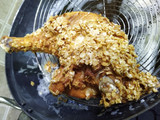 के एफ सी स्टाईल फ्राईड चिकन (KFC style fried chiken recipe in marathi)