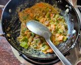 A picture of step 3 of Chicken pie.