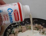 Foto del paso 5 de la receta: Fideos con pollo al verdeo y crema