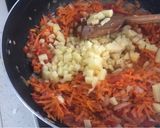 Foto del paso 3 de la receta: Guiso de salchichas con longaniza ahumada