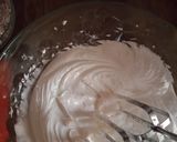 Foto langkah ke 2 dari resep Bolu potong coklat kukus.