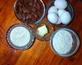 Foto del paso 2 de la receta: Pastel imposible o chocoflan 🍮 de chocolate semiamargo