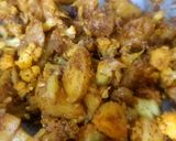 A picture of step 3 of Aloo gobhi.
