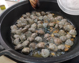 Foto del paso 3 de la receta: Almejas a la marinera