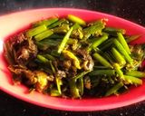 A picture of step 3 of Cabbage with onion sprouts fry.