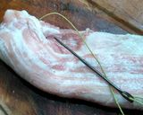 Foto del paso 2 de la receta: Matambrito de chancho como tripa de chorizo al horno