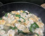 Foto langkah ke 3 dari resep Kwetiau kuah Seafood.