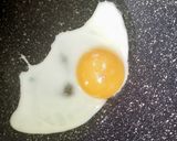 Foto langkah ke 4 dari resep Telur Ceplok Bumbu Kecombrang.