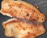 Foto del paso 2 de la receta: Filete de pescado con rúgula y granada