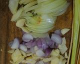 Foto langkah ke 1 dari resep Nasi rempah kuning kismis khas irak.