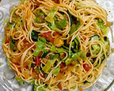 Foto del paso 4 de la receta: Espaguetis con fideos de calabacín