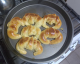 Foto del paso 4 de la receta: Medialunas de manteca fácil y riquísimas!!!