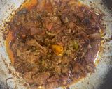A picture of step 4 of Karelay Gosht.