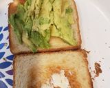 A picture of step 2 of Cali Food Truck Breakfast Sandwich.