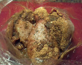 Foto del paso 6 de la receta: Pollo en bolsa al horno, con especias y hierbas aromáticas