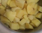 A picture of step 2 of Aloo methi.