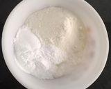 A picture of step 2 of Instant Strawberry Matho.