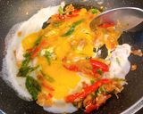 รูปขั้นตอนการทำที่ 1 ของ คั่วไข่ปลาร้า🥚🍳🥬🥦style by barbie👩🏼🍳