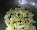 A picture of step 2 of Potato jat-pat veggie.