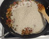 Foto del paso 2 de la receta: Arroz meloso de gambitas, calamares y pescadito