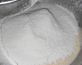 Foto del paso 1 de la receta: Bizcochuelo con pasas de uva y chocolate