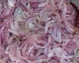 পেঁয়াজ পোস্ত(pyaj posto recipe in Bengali) রেসিপির ধাপ 1 ছবি