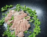 รูปขั้นตอนการทำที่ 3 ของ กะเพราหมูสับ เต้าหู้ไข่ คลีน