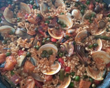 Foto del paso 7 de la receta: Arroz integral con verduras, bacalao y almejas