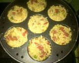Foto langkah ke 6 dari resep Martabak Mie Mini.