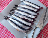 Foto del paso 1 de la receta: Boquerones escabechados con salteado de cherrys y estragón