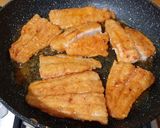Avokádós paradicsomsaláta-sült hallal és steak burgonyával recept fázis 3 fotója