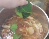 A picture of step 6 of Thai Tom Yum Goong Soup 冬陰功湯.