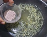 A picture of step 2 of Gooseberry ginger juice.