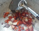 Foto langkah ke 3 dari resep Tumis kangkung dan touge saus tiram.