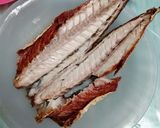 Foto langkah ke 1 dari resep Ikan Sarden Suwir Balado.