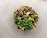 Foto del passaggio 4 della ricetta Pasta con pesto di zucchine e menta