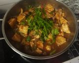 Hình bước làm 3 của món Đậu hũ kho nấm cà chua 🍅