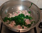 A picture of step 5 of Methi Matar Malai.