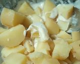 A picture of step 3 of Tuc mayo Potato bites.