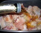 Foto del paso 1 de la receta: Alitas y patitas de pollo a la sidra
