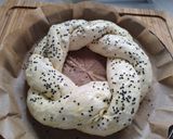 Foto del passaggio 7 della ricetta Treccia di focaccia natalizia 🎄🥯