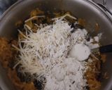 Foto del paso 4 de la receta: Arepa de ahuyama con queso